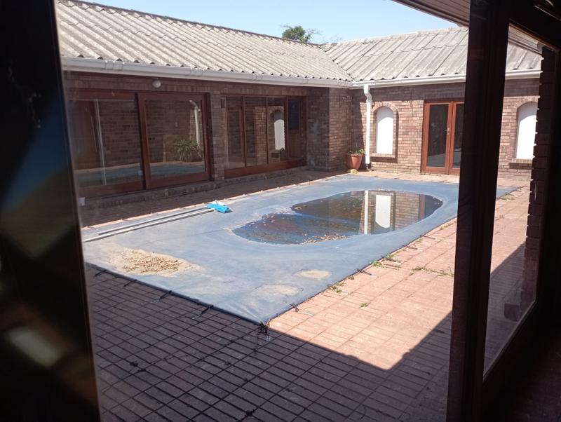 To Let 4 Bedroom Property for Rent in Oatlands Eastern Cape